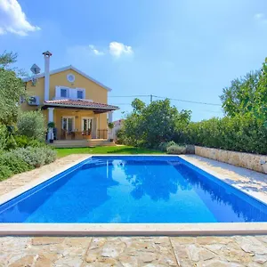 Stella Villa